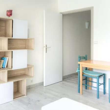 Apartment Furnished Studio With A Terrace Swimming Pool In A Charming Residence *