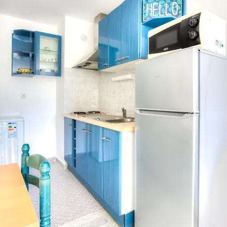 Furnished Studio With A Terrace Swimming Pool In A Charming Residence * Antibes
