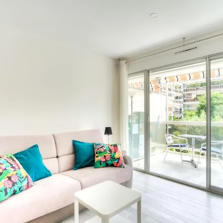 Furnished Studio With A Terrace Swimming Pool In A Charming Residence Appartamento